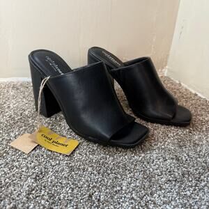 NWT Cool Planet By Steve‎ Madden Trendy Chunky Slip On High Heel Grunge Preppy